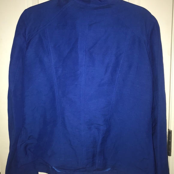 Blazer - Picture 3 of 3